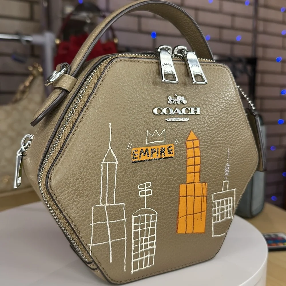 💥COACH - Coach X Jean Michel Basquiat Hexagonal Crossbody Bag - 2ST1 - Picture 4 of 17
